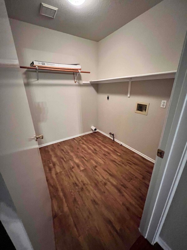 Building Photo - 1000 Laurelleaf Dr