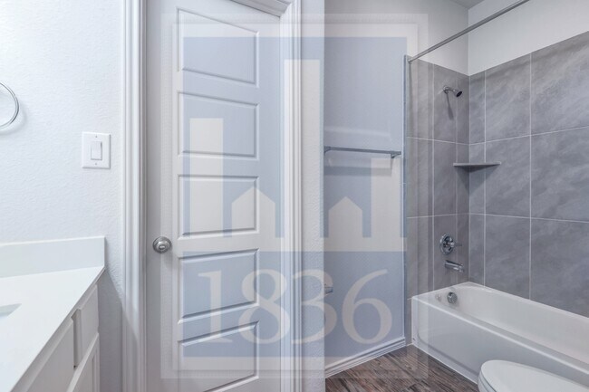 Building Photo - 308 Lacey Oak Lp