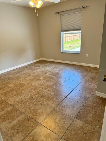 Building Photo - 15 Fernon Ln