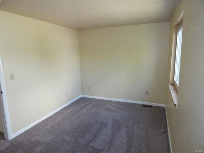 Building Photo - 111 Iron Oak Cir
