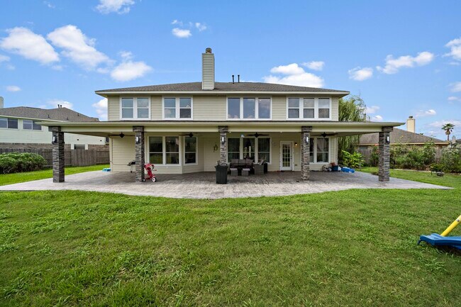 Building Photo - 815 Arlington Ln