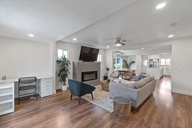 Building Photo - 5738 Ruthelen St