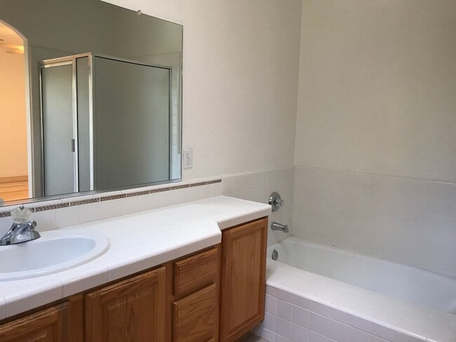 Building Photo - Groups Welcome! Nice Quiet Community One mile to downtown SLO