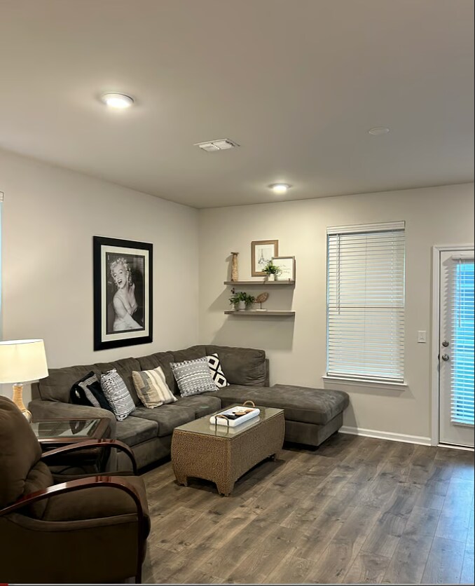 Building Photo - 211 Harlequin Aly
