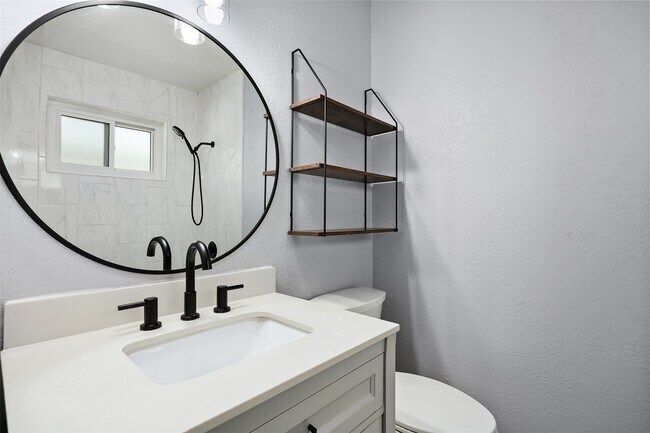 Building Photo - 7314 Robin St