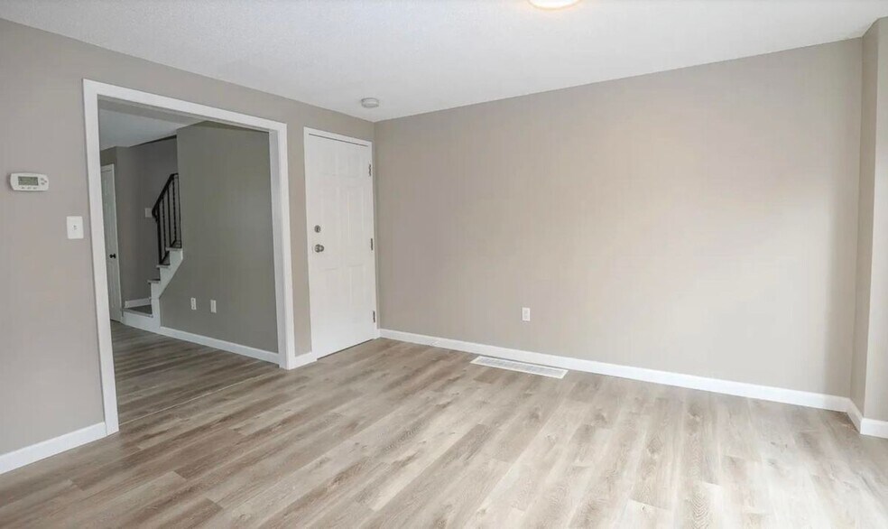 Building Photo - 2 Bluestone Dr