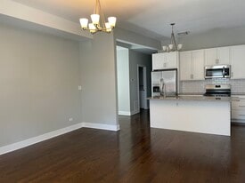 Building Photo - 3634 S Hamilton Ave