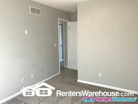 Building Photo - 4 Bed 3 Bath Home For Rent In Olathe!