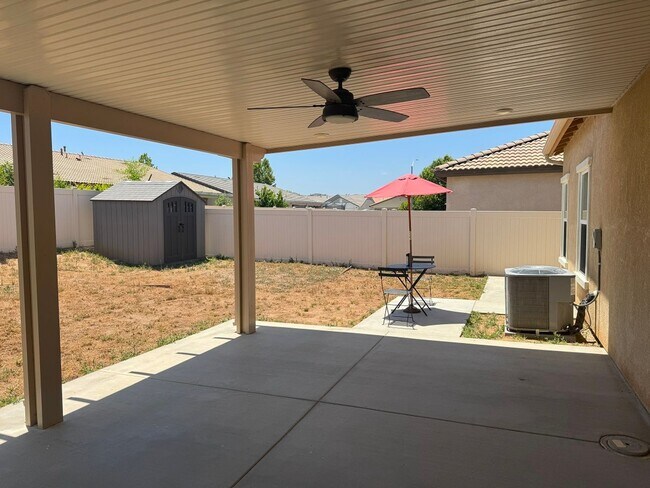 Building Photo - Beautiful Single Story House in New commun...