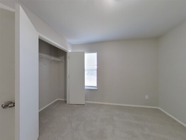 Building Photo - 13007 Lark Point Ct