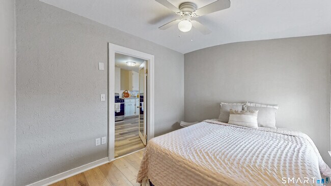 Building Photo - 24 Madison St