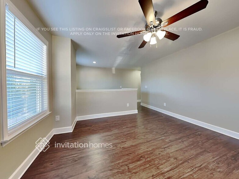 Building Photo - 1019 Sweet Gale Dr