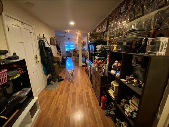 Building Photo - 16 Clearview Ave