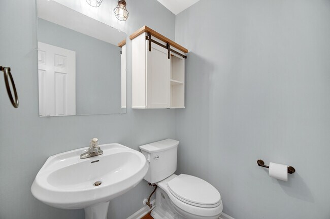 Building Photo - 310 Cornwall Cir