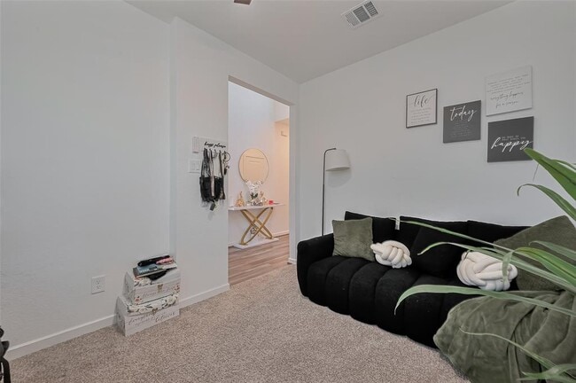 Building Photo - 21611 Shadowbrook Birch Dr