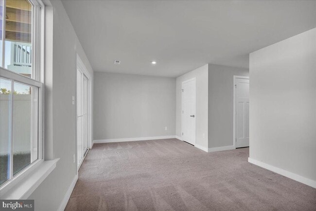 Building Photo - 86 Hamilton Ct