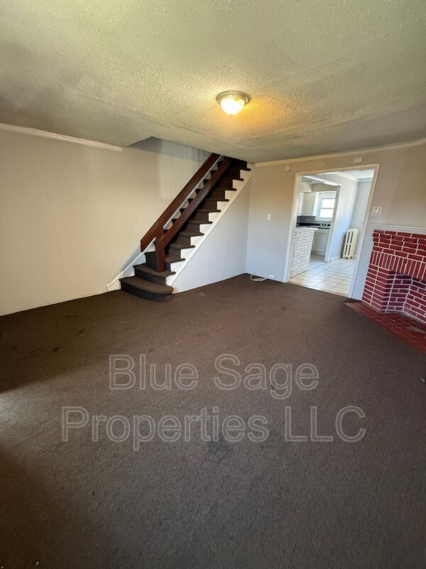 Building Photo - 7139 Greenwood Ave