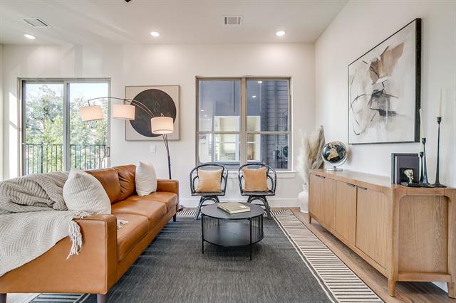 Building Photo - 2820 Weisenberger St