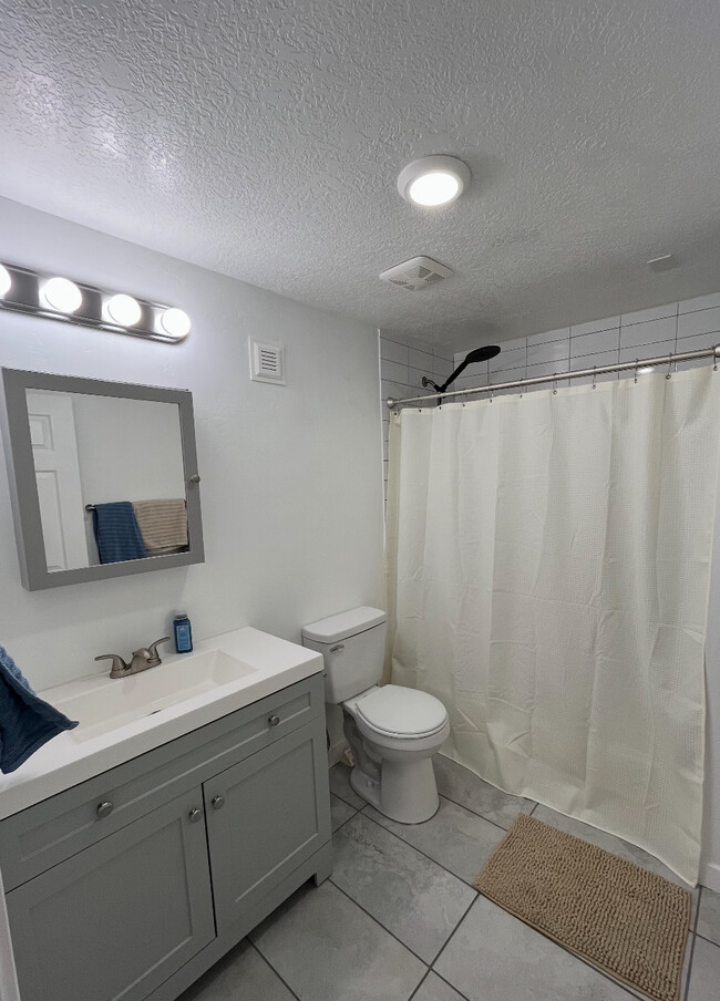 Building Photo - 116 W Salem Hills Dr