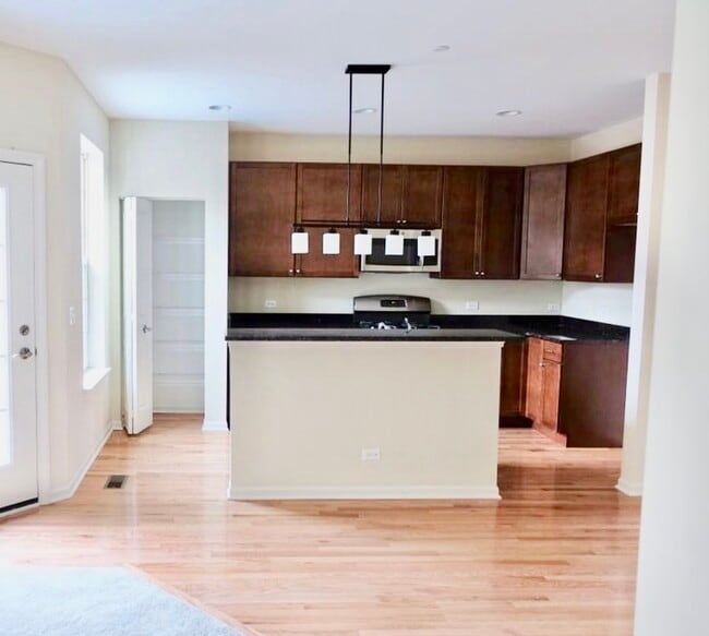 Building Photo - 2018 Shermer Rd
