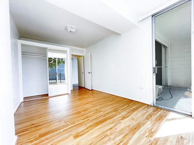 Building Photo - Punchbowl Condo with Off-Street Parking an...