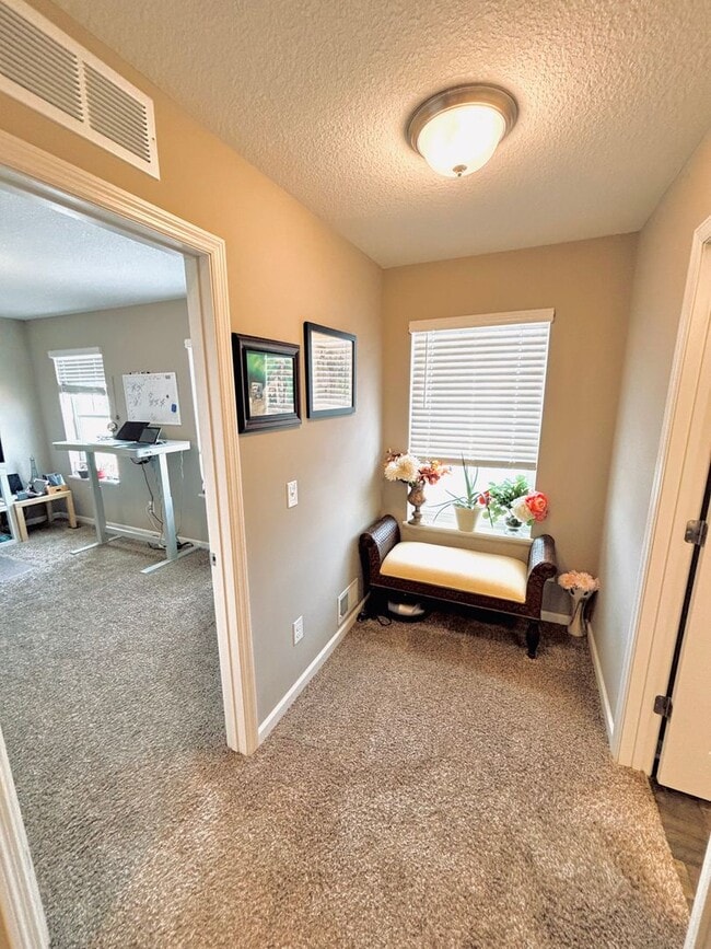 Building Photo - Solar Home!  Beautiful 4bed/3bath Single Family Home in Shakopee