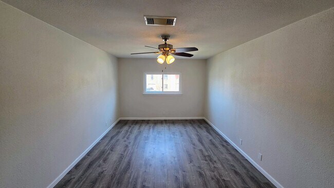 Building Photo - Candlewood Northeast San Antonio