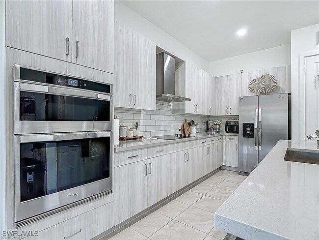 Building Photo - 5285 Marano Dr