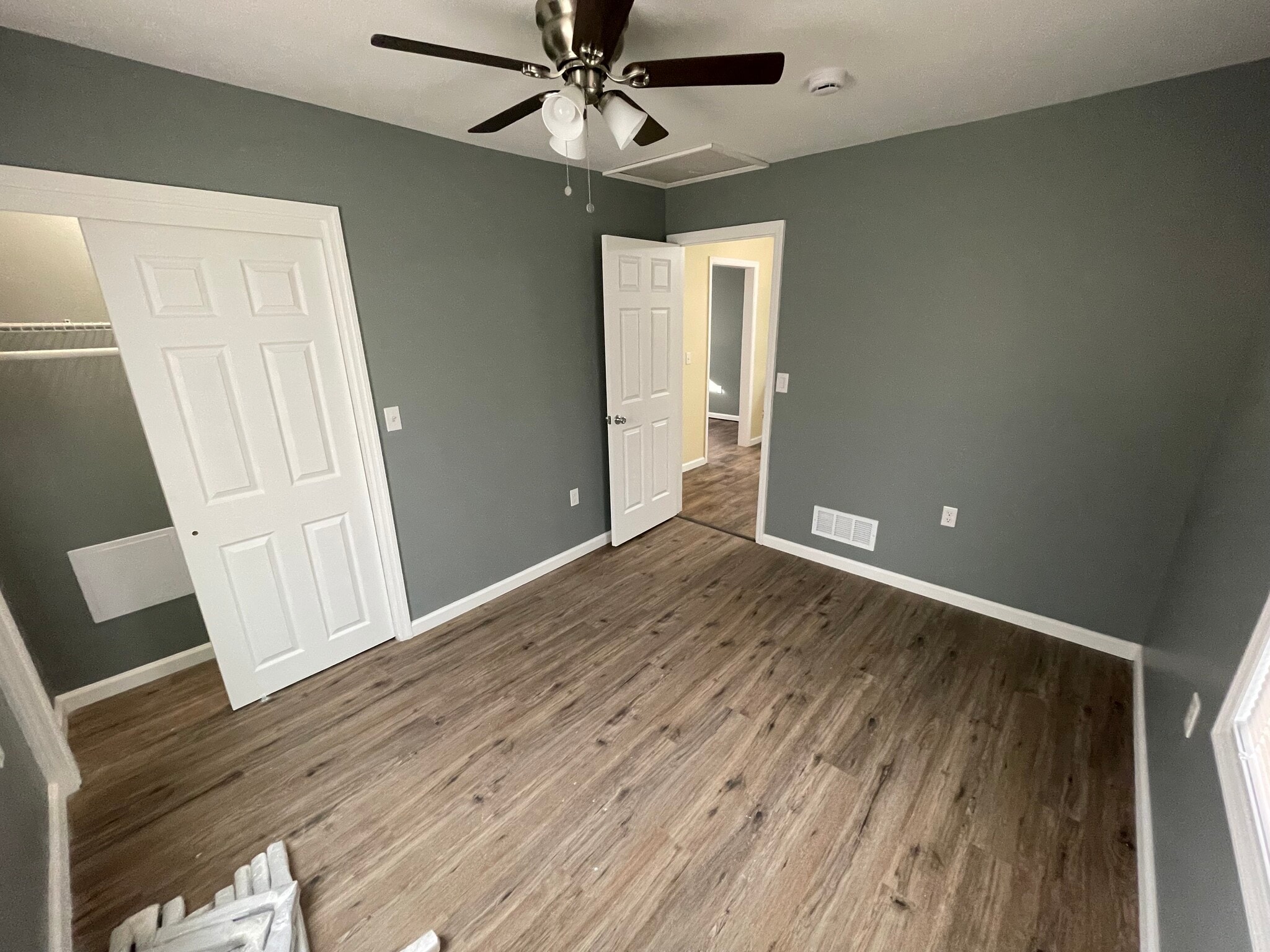 Building Photo - 1574 Montgomery Ave