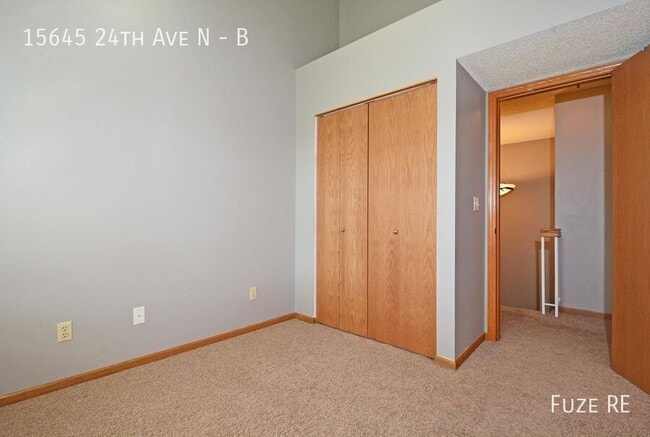 Building Photo - 15645 24th Ave N