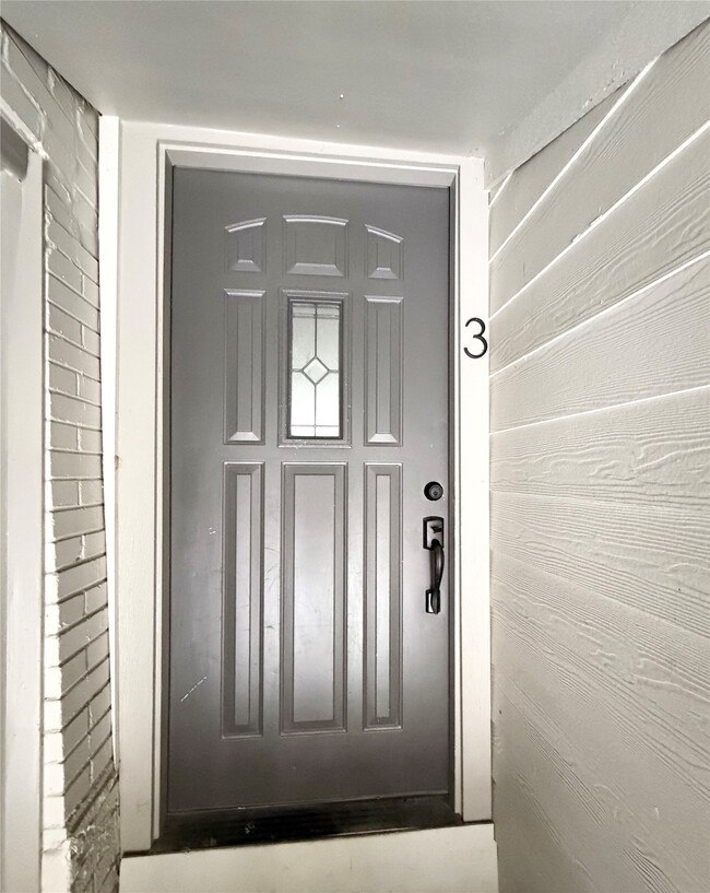 Building Photo - 4630 Woodside St