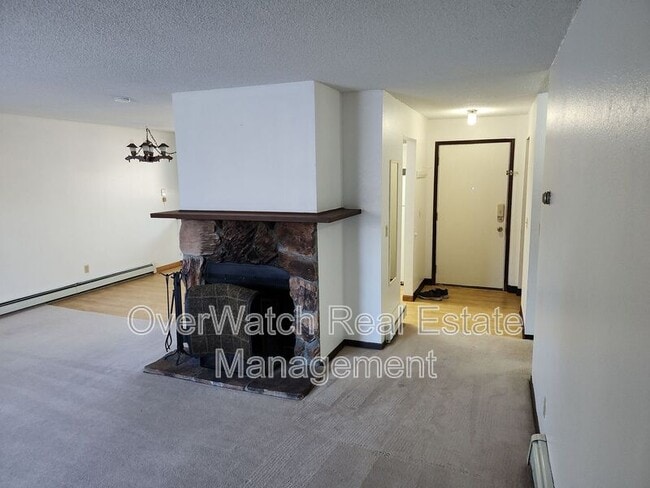 Building Photo - 1545 Northview Dr