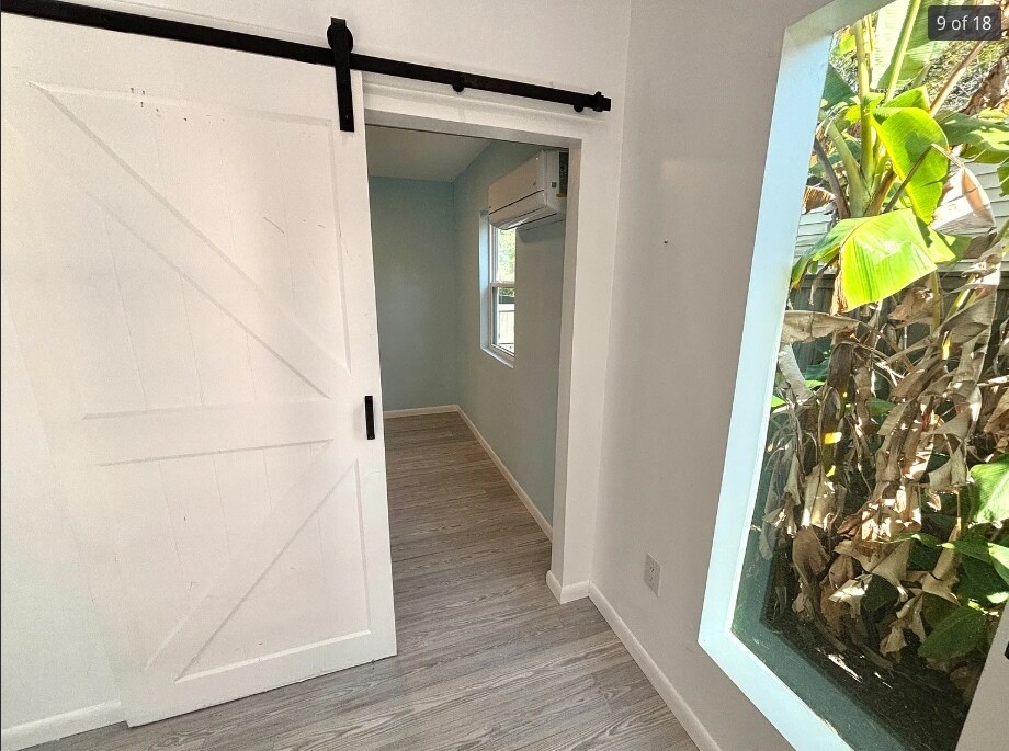 Building Photo - 542 Yale Dr