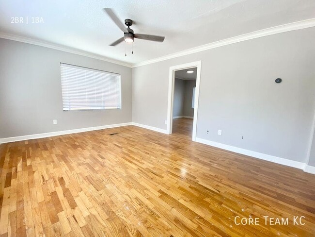 Building Photo - 1114 W 45th St