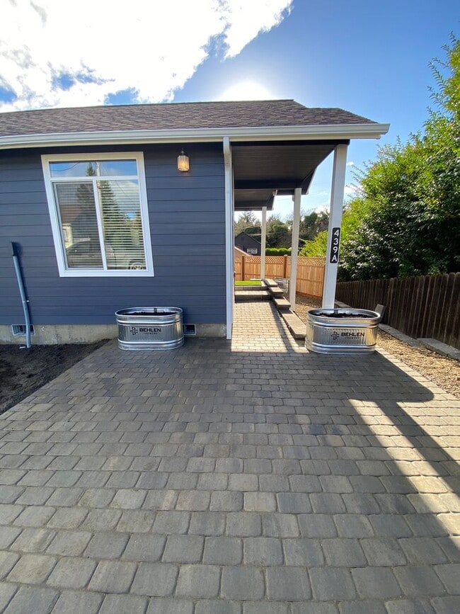 Building Photo - BRAND NEW 1 BEDROOM ON OREGON'S ADVENTURE COAST!