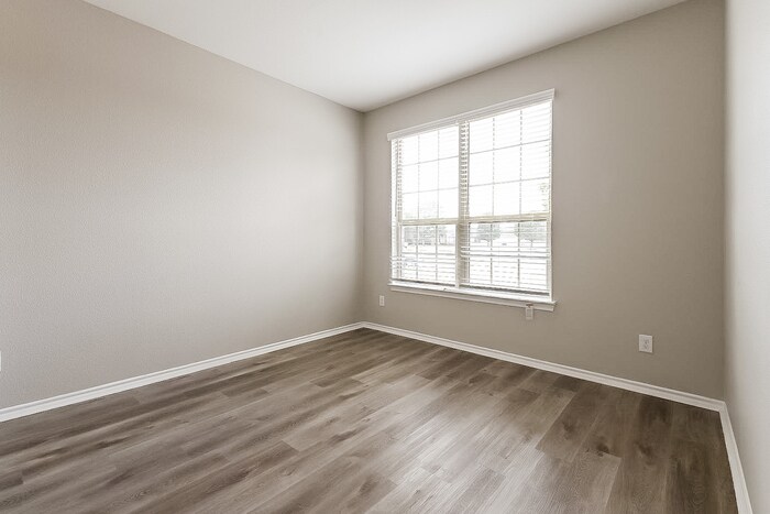 Building Photo - 1510 Kensington Pl
