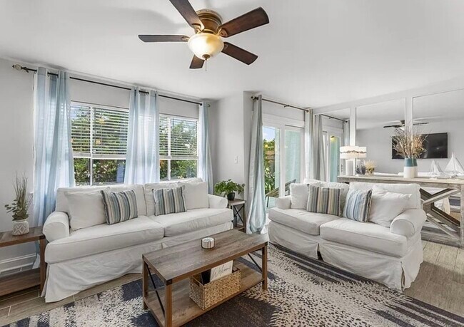 Building Photo - 485 Gulf Shore Dr