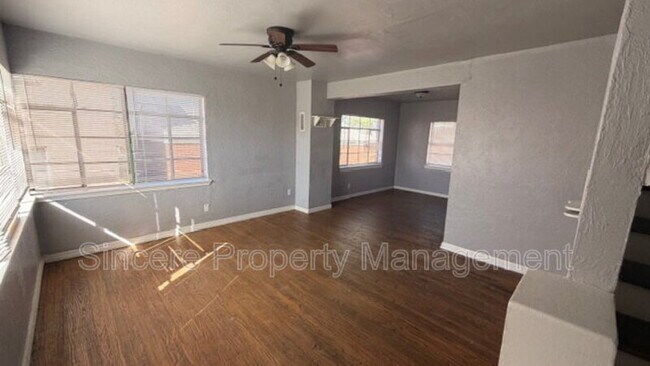 Building Photo - 1931 NE 25th St