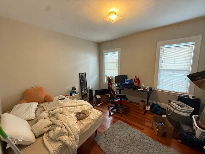 Building Photo - 348 Faneuil St