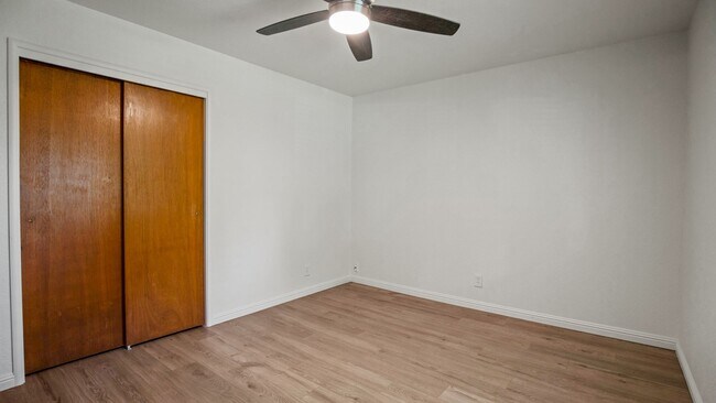 Building Photo - Charming 2 bedroom 1 bath!