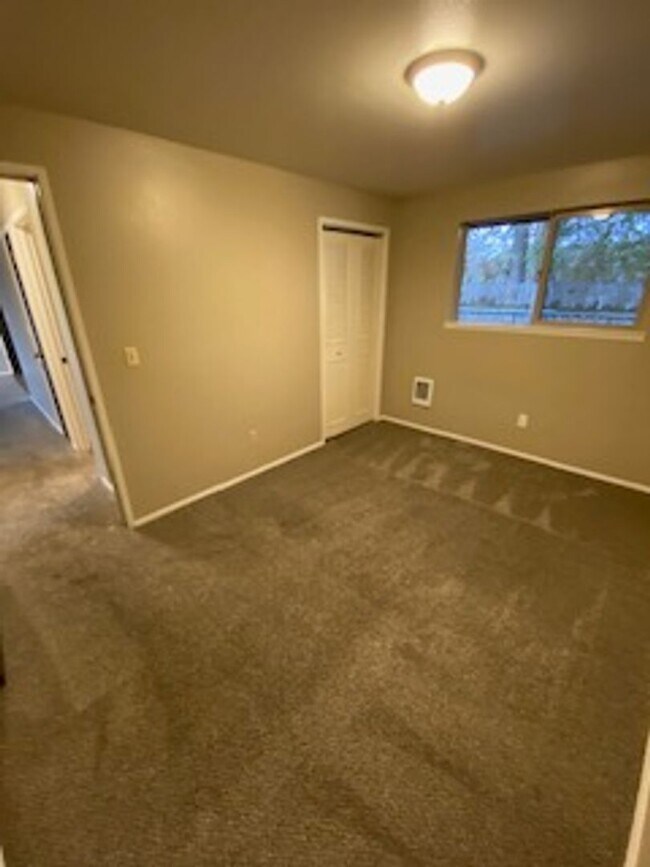 Building Photo - 130Hom