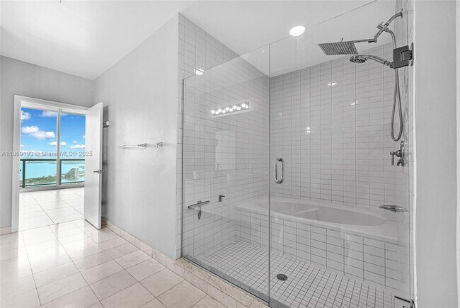 Building Photo - 888 Biscayne Blvd