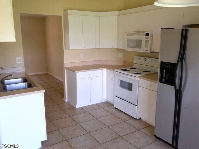 Building Photo - 622 Grant Ave