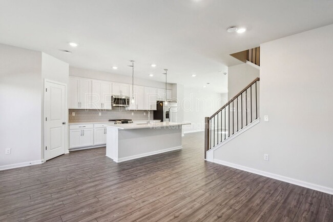 Building Photo - 1604 Halbrook Pl SW