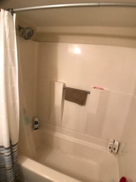 Building Photo - 385 Dorchester St