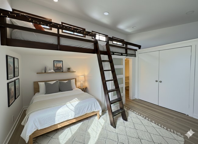 Building Photo - 4400 Aspen St