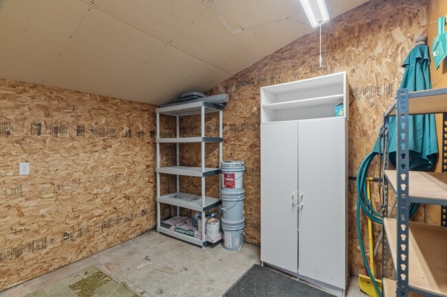 Building Photo - 208 S Chehalis St