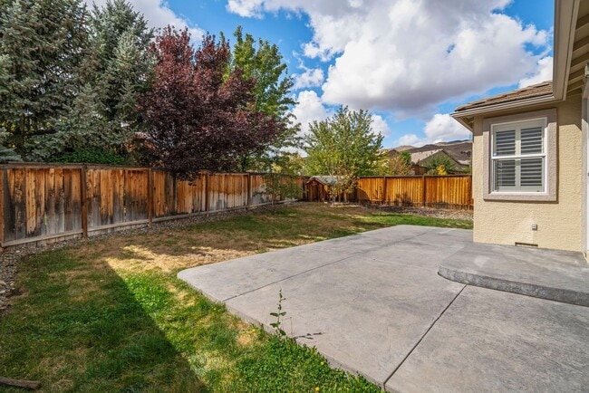 Building Photo - 4 Bedroom Home with Loft & Mountain Views ...