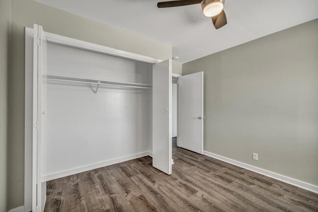 Building Photo - 2808 Skyway Cir