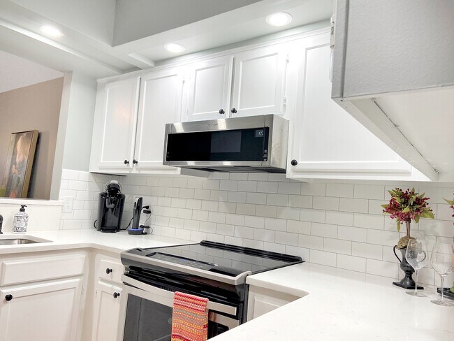 Building Photo - 1575 Ivy Trce